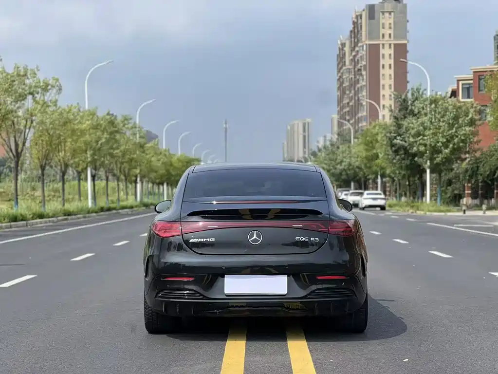 Mercedes-Benz EQE AMG — миниатюра 9