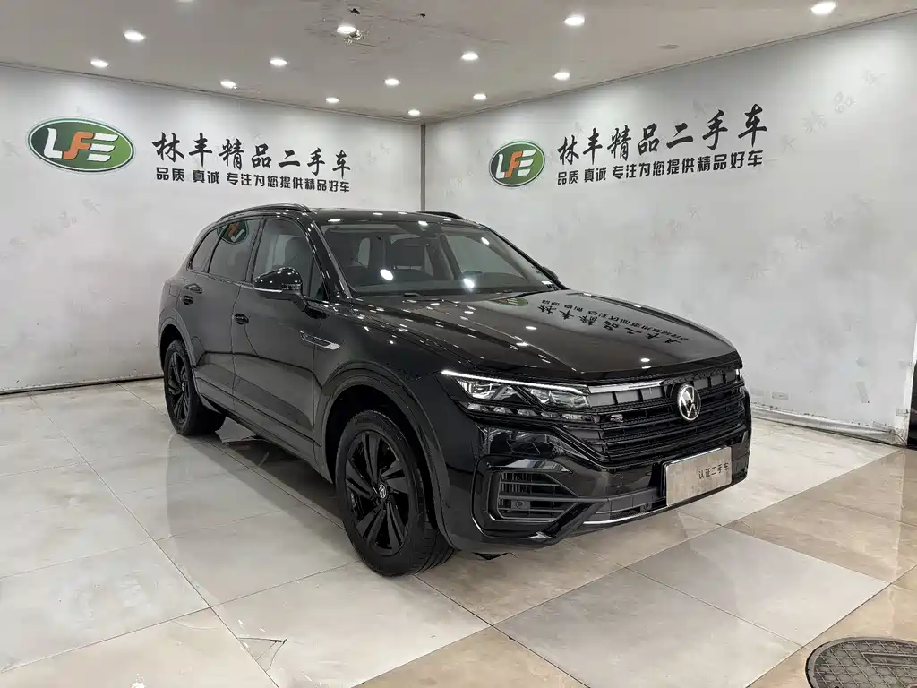 VOLKSWAGEN TOUAREG