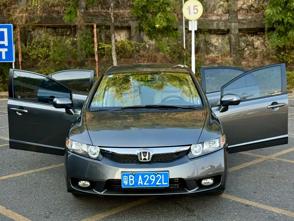 Honda Civic 2009 1.8L AT