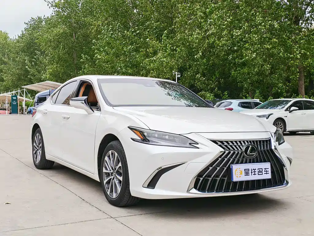 Lexus ES — миниатюра 3
