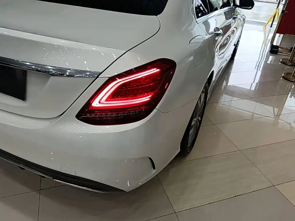 Mercedes-Benz C-Class — миниатюра 8