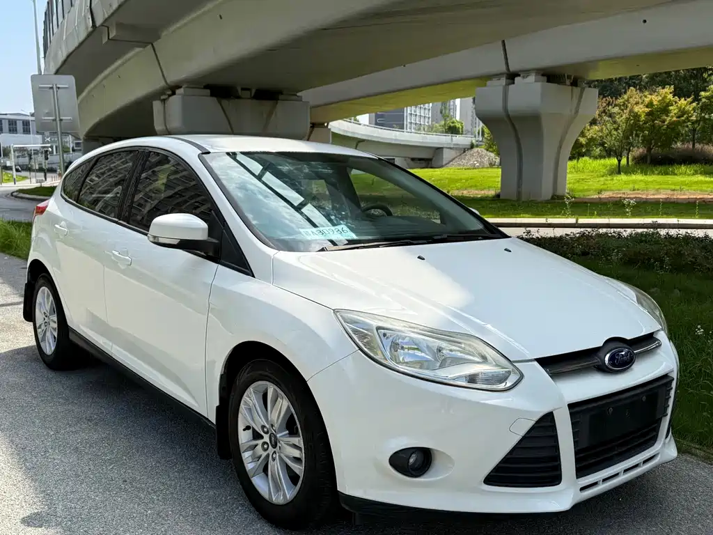 Ford Focus Hatchback 1.6L Auto Comfort Type, фото 8