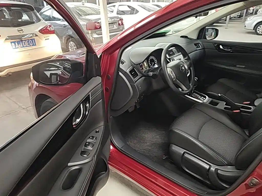 Nissan Tiida — миниатюра 16
