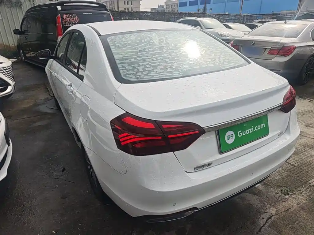 Geely Emgrand — миниатюра 5