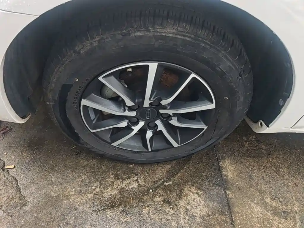 Geely Emgrand — миниатюра 23