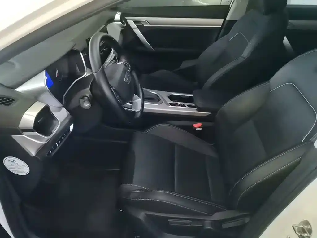 Geely Binyue — миниатюра 15