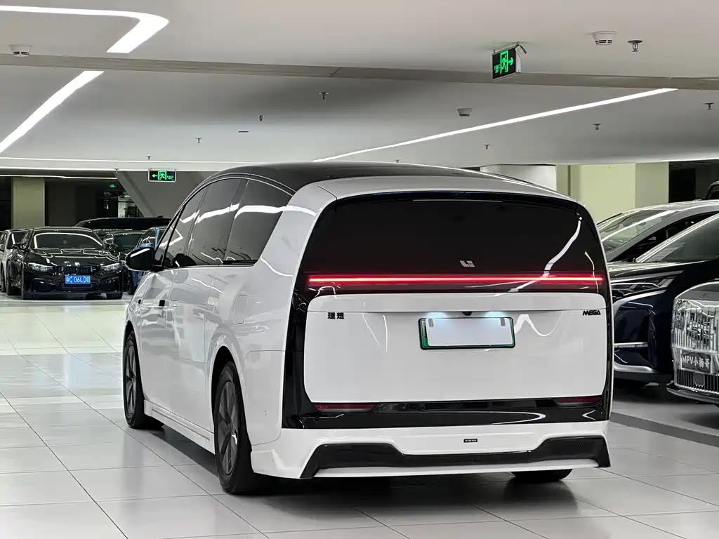 Li Auto MEGA 2025 Home