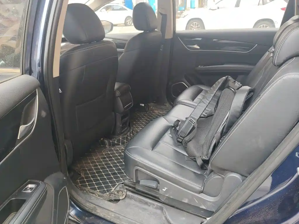 BYD MAX — миниатюра 13
