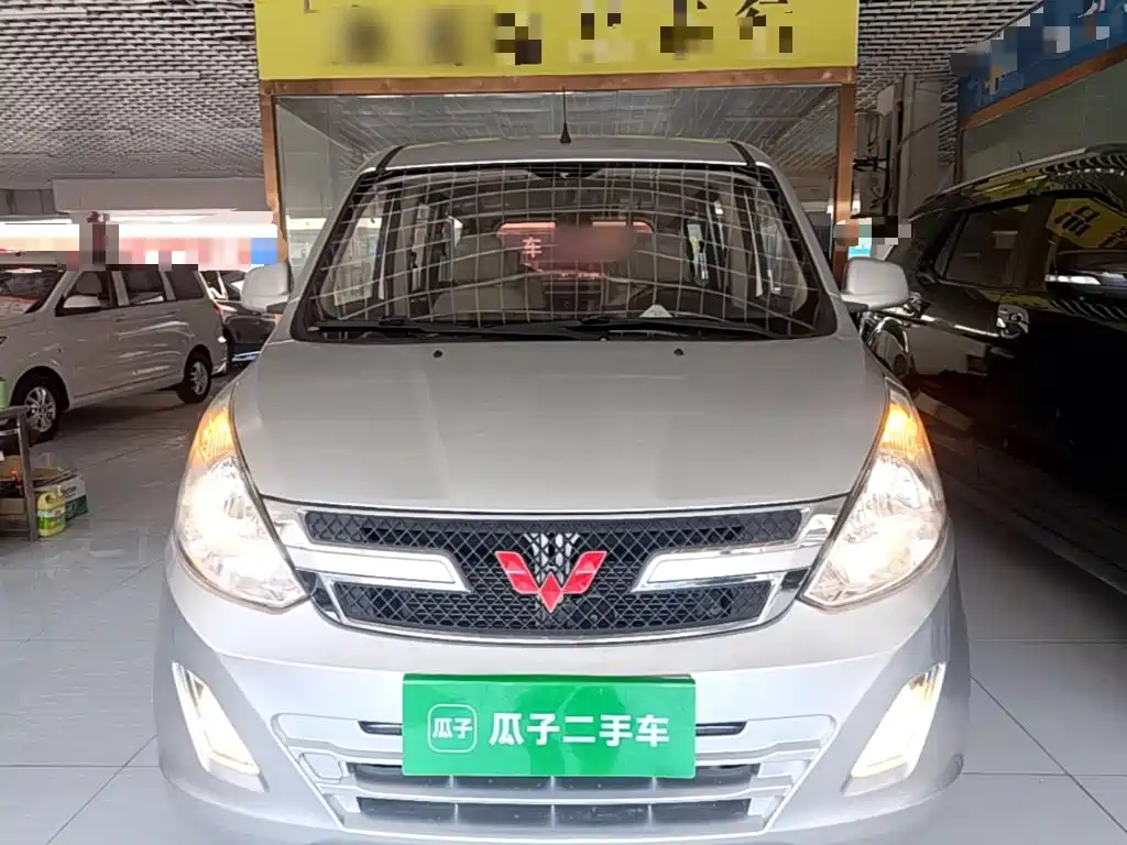 Wuling Rongguang V — миниатюра 3