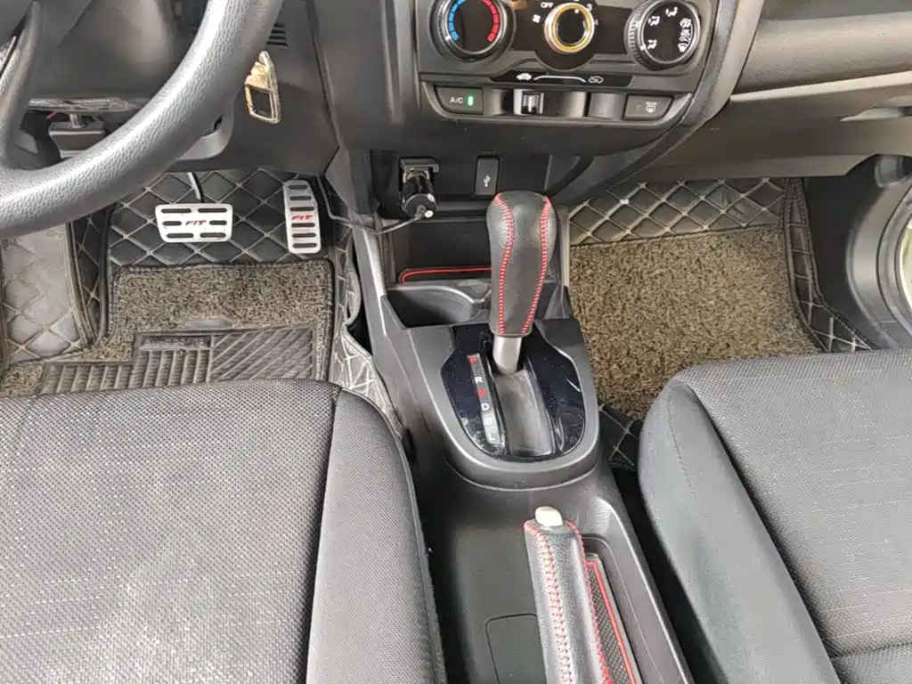 Honda Fit — миниатюра 14