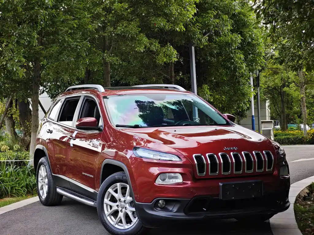 Jeep Cherokee — миниатюра 2