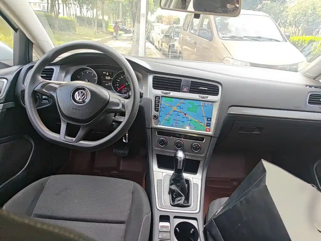 Volkswagen Golf — миниатюра 10