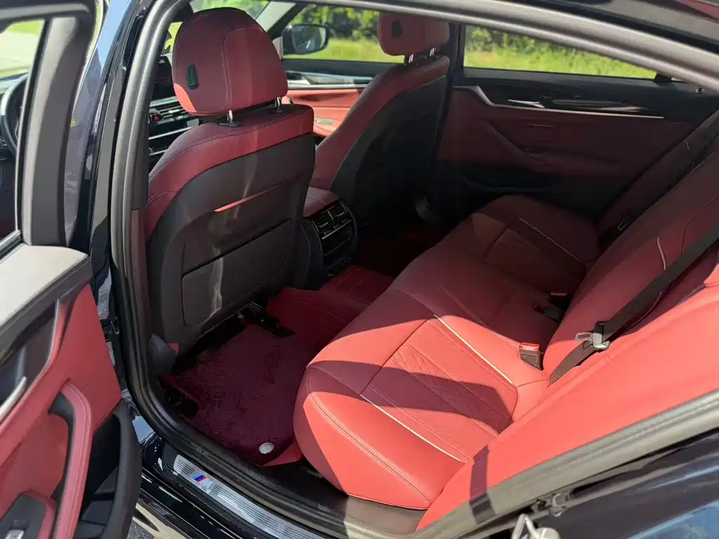 BMW 5 Series — миниатюра 6