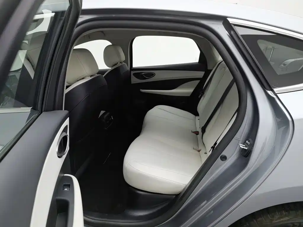 BYD Seal 05 DM-i — миниатюра 15
