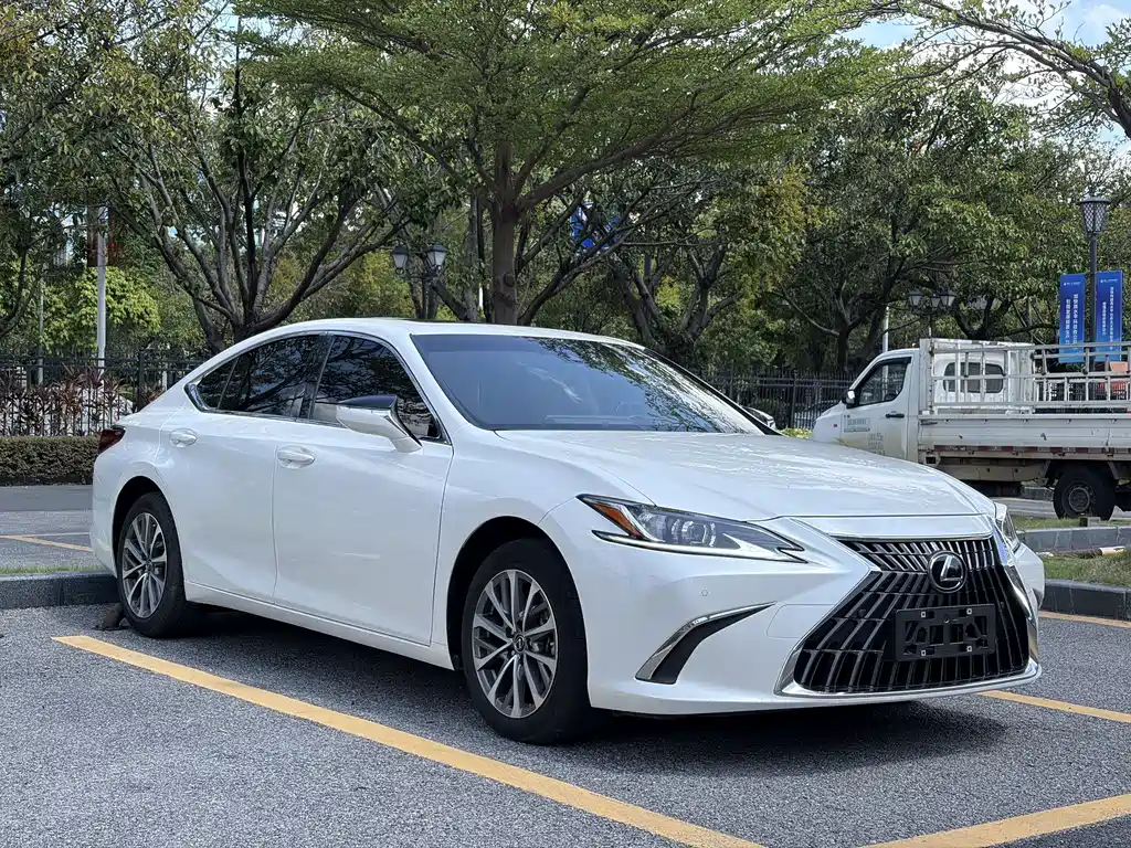 Lexus ES — миниатюра 3