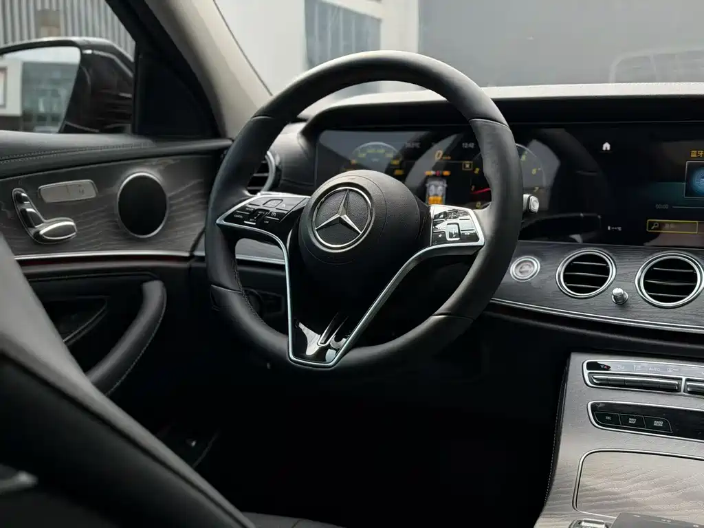 Mercedes-Benz E-Class 2022 — фото 5