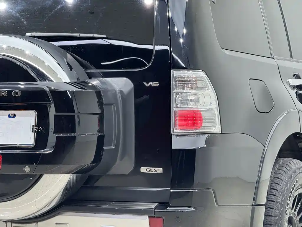 Mitsubishi Pajero (Import) — миниатюра 12