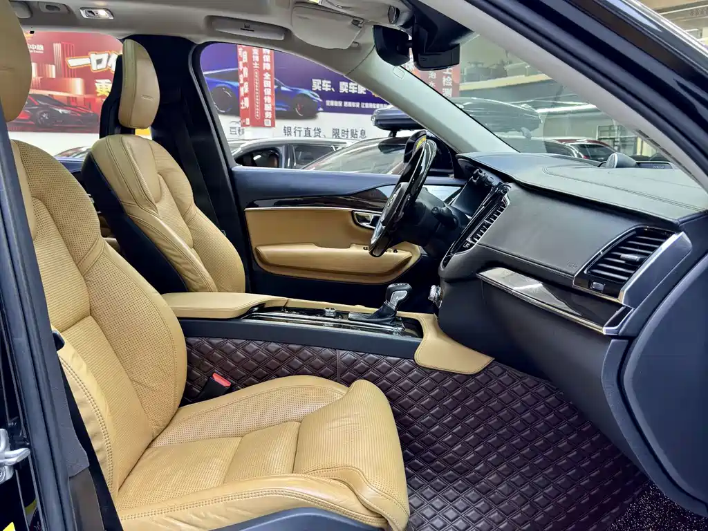 Volvo XC90 — миниатюра 4