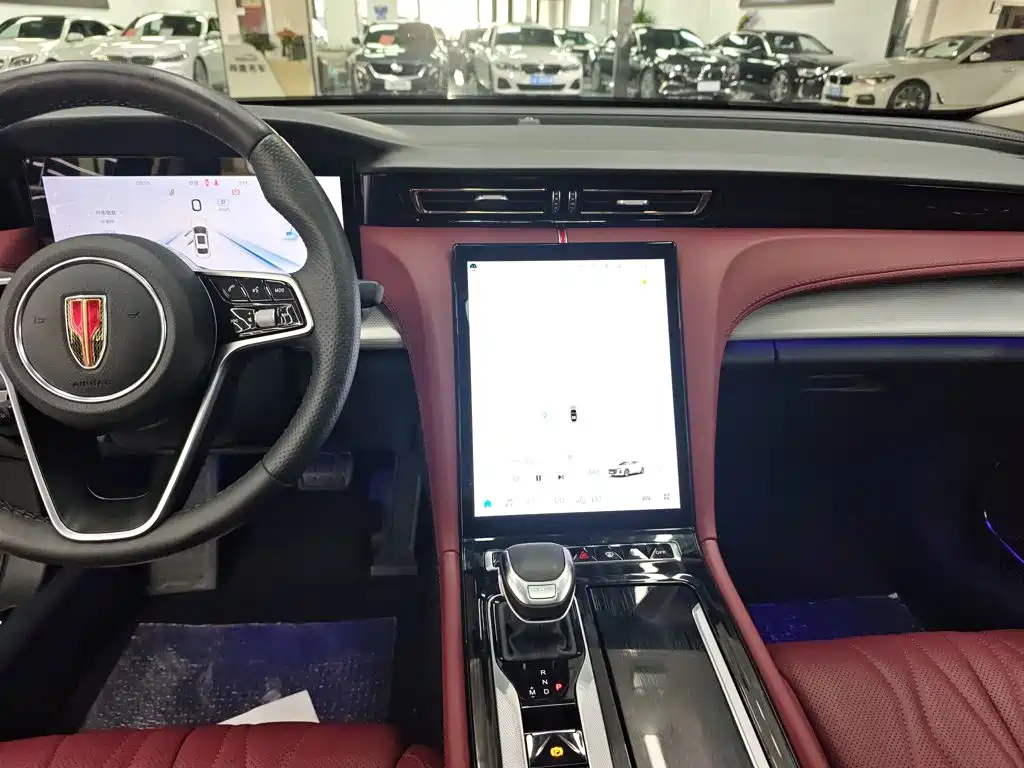 Hongqi H5 2024 2.0T AT