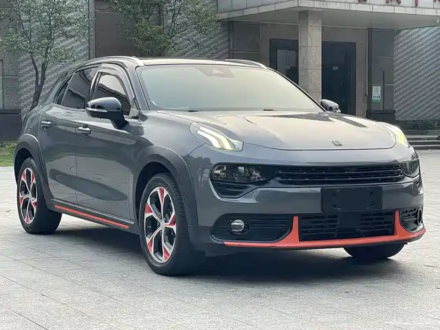 2018 Lynk & Co 02