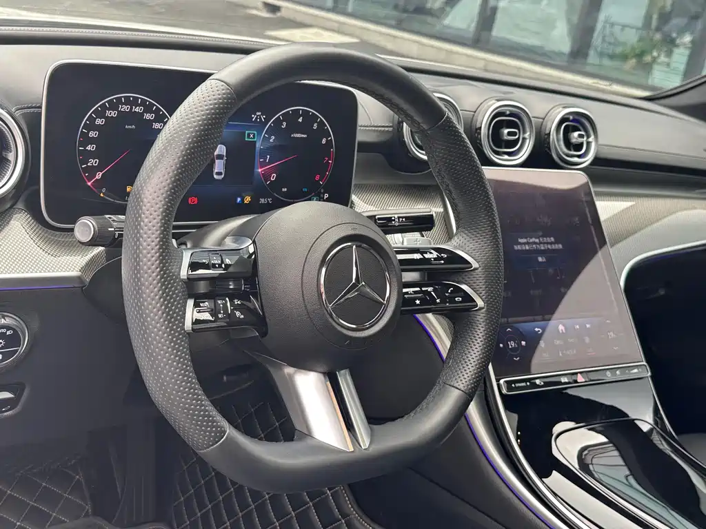 Mercedes-Benz C-Class — миниатюра 6