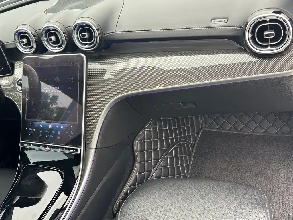 Mercedes-Benz C-Class — миниатюра 15