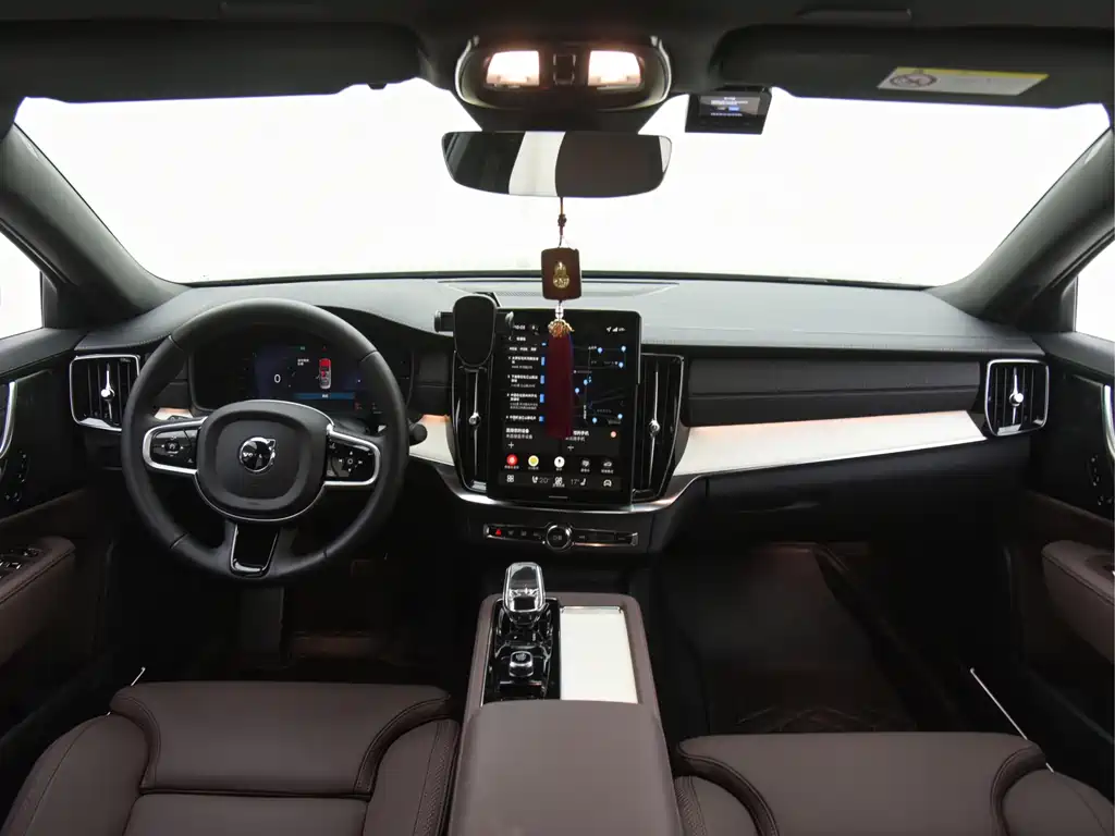 Volvo S90 PHEV — миниатюра 12