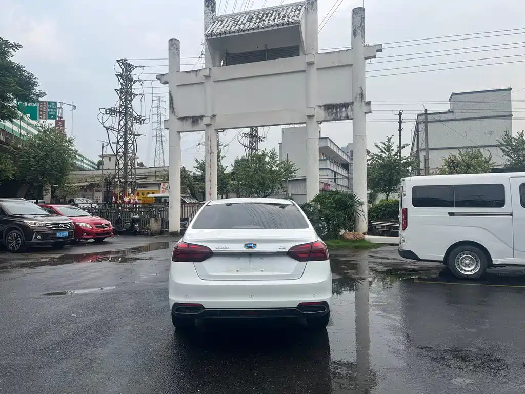 Geely Emgrand — миниатюра 6