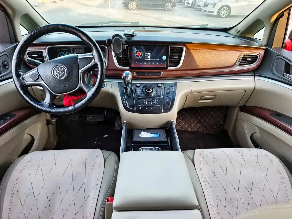 Buick GL8 2015 2.4L Luxury Premium