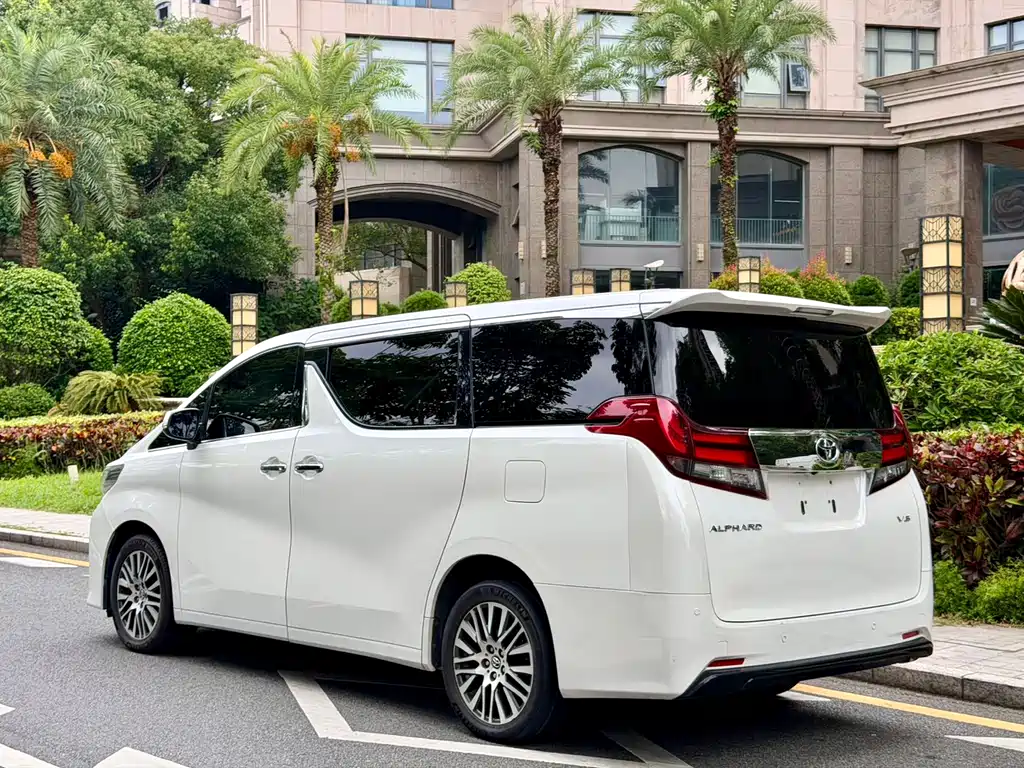 Toyota Alphard 2015 3.5L Luxury