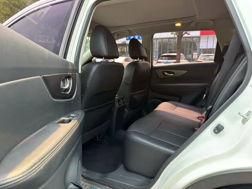 Nissan X-Trail — миниатюра 6