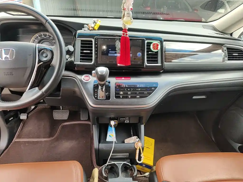 Honda Elysion — миниатюра 13