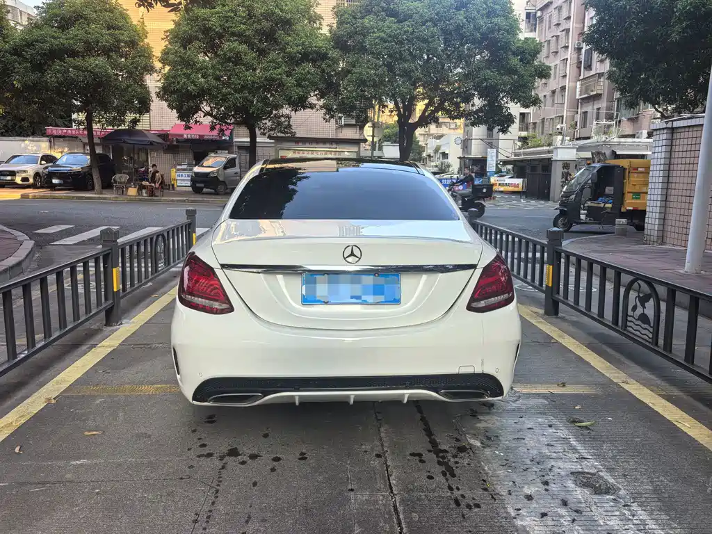 Mercedes-Benz C-Class — миниатюра 8