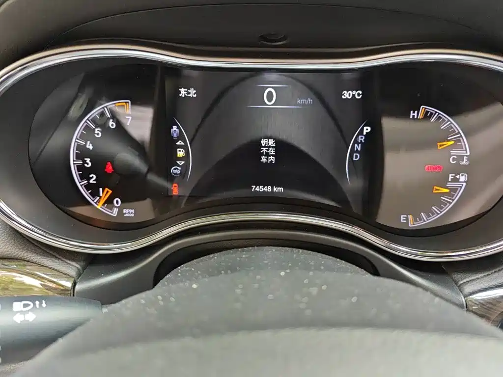 Jeep Grand Cherokee (Import) — миниатюра 13
