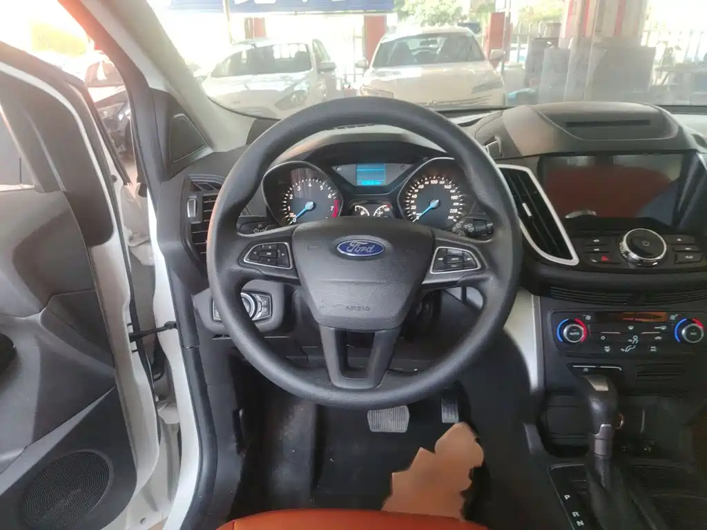 Ford Kuga — миниатюра 15
