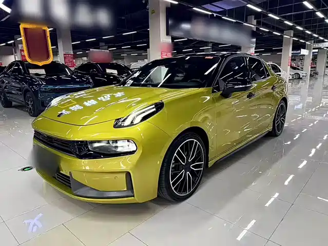 2021 Lynk & Co 03