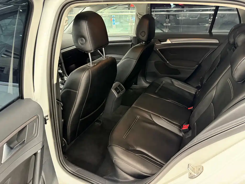 Volkswagen Golf 2017 230TSI AT Comfort