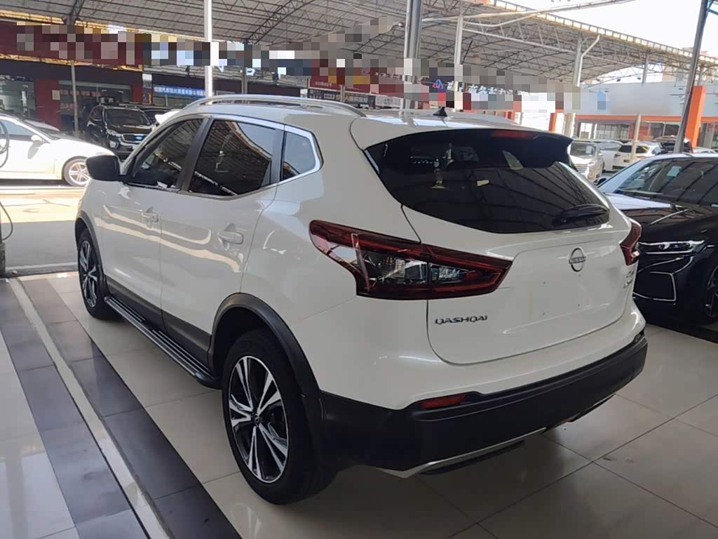 Nissan Qashqai 2.0 л 2024 г. Белый, пробег 19600 км