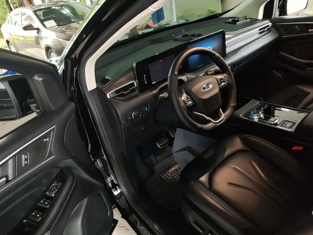 Ford Edge — миниатюра 16