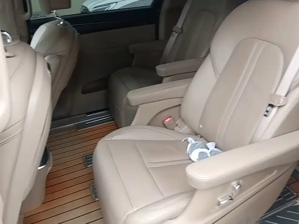 Buick GL8 — миниатюра 17