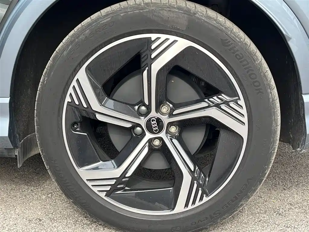 Audi Q4 e-tron — миниатюра 16