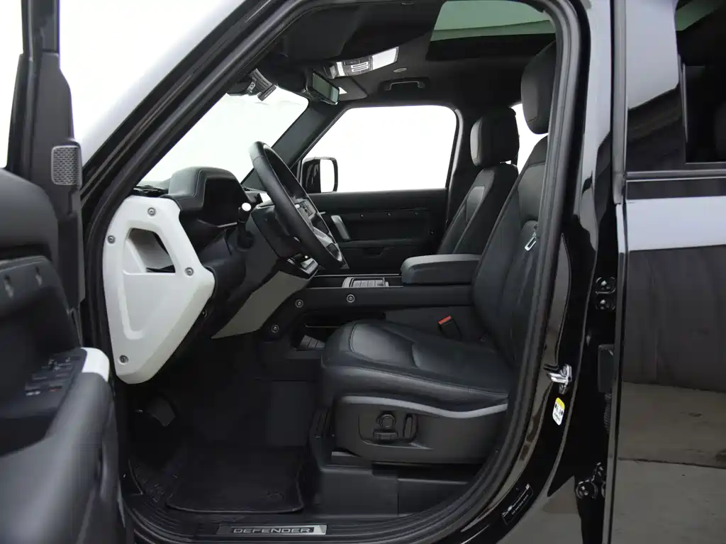 Land Rover Defender 2022 — фото 10