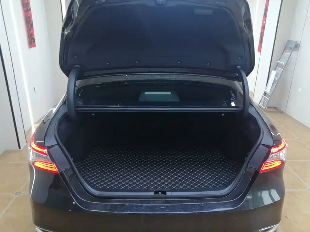 Toyota Camry — миниатюра 19