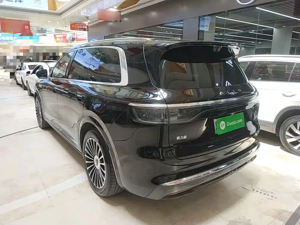 Aito M8 2025 Ultra 53.4kWh 6 мест (192 )