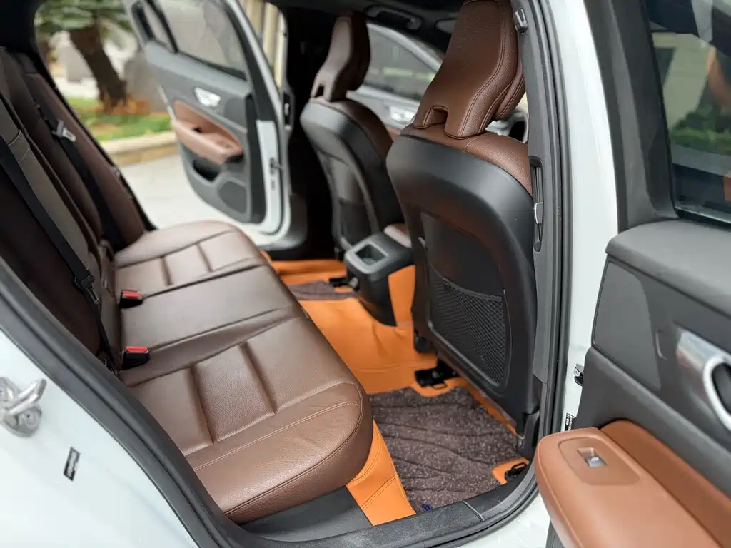 Volvo S60 — миниатюра 5