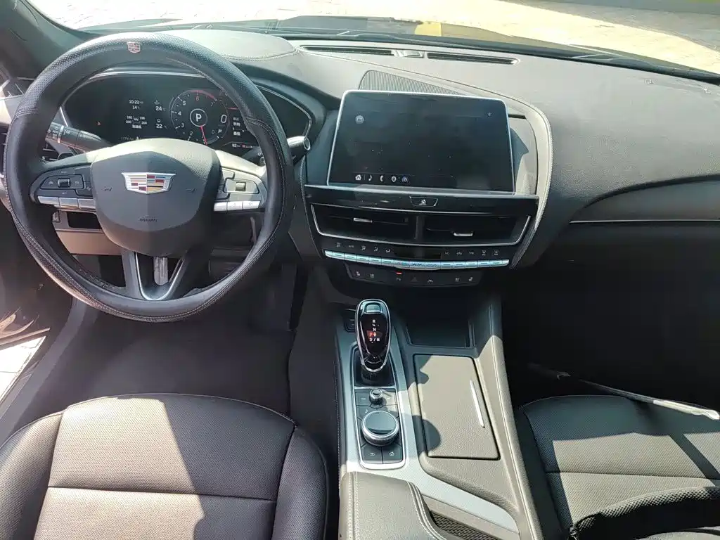 Cadillac CT5 2023 28T