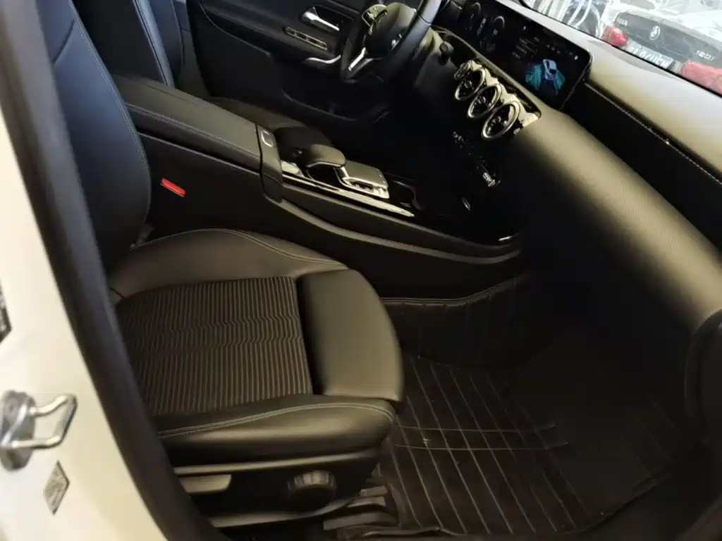 Mercedes-Benz A-Class (Import) — миниатюра 25