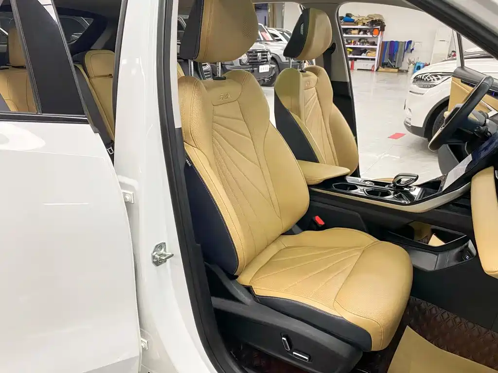 Geely Boyue L — миниатюра 14
