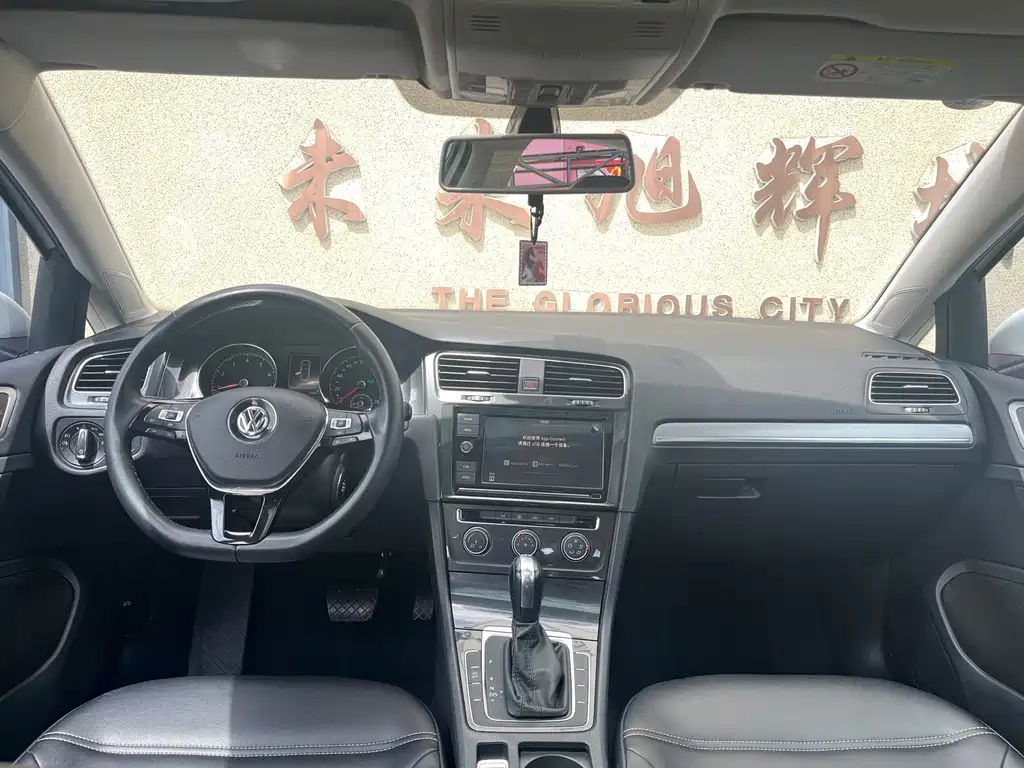 Volkswagen Golf — миниатюра 18