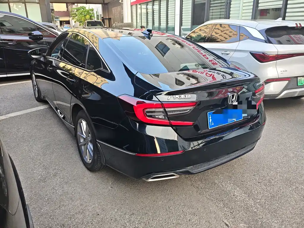 Honda Accord — миниатюра 6